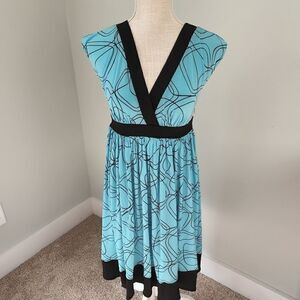 LONDON TIMES WOMEN'S DRESS SIZE 6 V NECK AND BACK WITH TIE WAIST